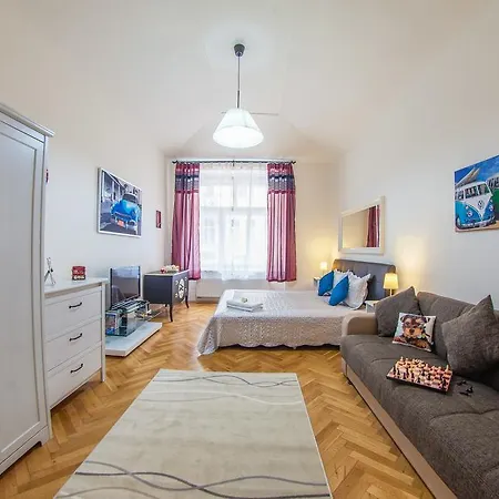 Daire Comfortable Apart In City Center Prag