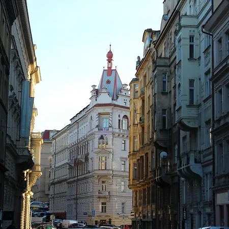 Daire Comfortable Apart In City Center Prag