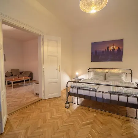 Comfortable Apart In City Center Daire Prag