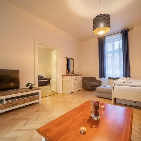 Comfortable Apart In City Center Daire *