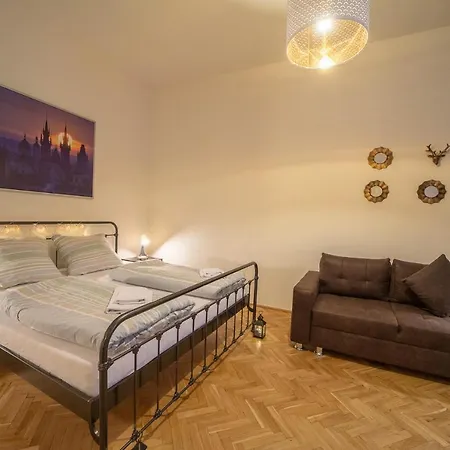 Comfortable Apart In City Center شقة *